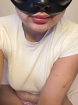  hott fireelaylaa  online show from 05/22/26, 10:52