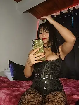 Snapshot of NefertitiXO chatting on 06/06/26, 10:37 NefertitiXO online show from 06/06/26, 10:37