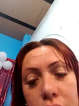 Snapshot of carolinhe26 chatting on 04/11/26, 02:54 carolinhe26 online show from 04/11/26, 02:54