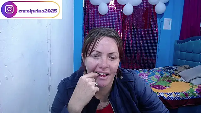 carolinhe26 online show from 04/17/26, 01:36