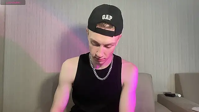 Snapshot of Travis_Gracile chatting on 04/24/26, 09:33 Travis Gracile online show from 04/24/26, 09:33