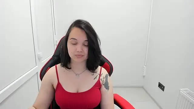 Snapshot of Caroline_cutte chatting on 06/19/26, 07:47 Caroline cutte online show from 06/19/26, 07:47