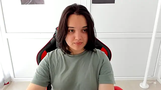 Caroline cutte online show from 05/19/26, 06:53