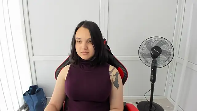 Snapshot of Caroline_cutte chatting on 06/16/26, 06:57 Caroline cutte online show from 06/16/26, 06:57