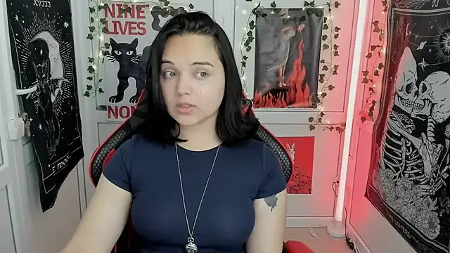 Snapshot of Caroline_cutte chatting on 07/09/26, 06:03 Caroline cutte online show from 07/09/26, 06:03