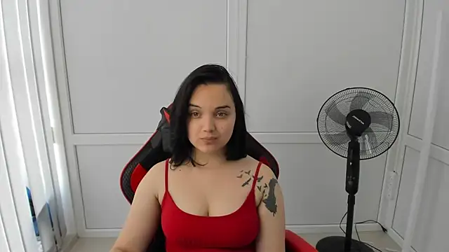 Snapshot of Caroline_cutte chatting on 06/17/26, 08:36 Caroline cutte online show from 06/17/26, 08:36