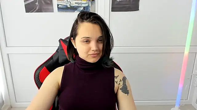 Caroline cutte online show from 05/13/26, 06:42