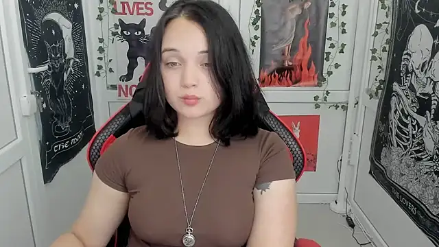 Snapshot of Caroline_cutte chatting on 07/20/26, 06:32 Caroline cutte online show from 07/20/26, 06:32