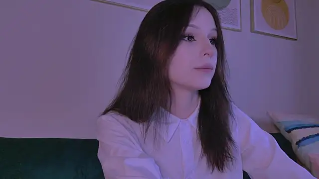 Snapshot of claire_bennett_ chatting on 04/13/26, 01:31 claire bennett online show from 04/13/26, 01:31