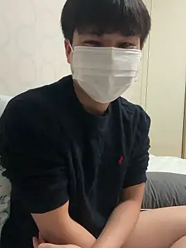 Snapshot of xezie chatting on 04/14/26, 11:59 xezie online show from 04/14/26, 11:59