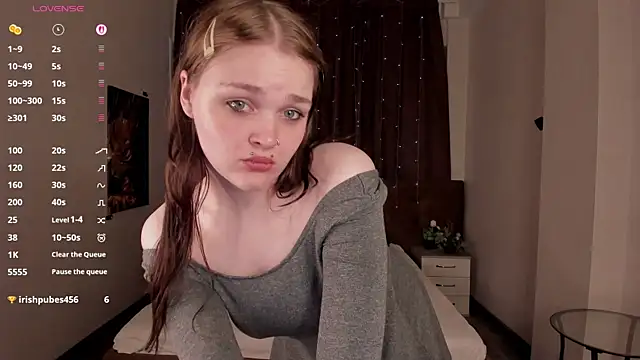 Emilly Hiil online show from 06/08/26, 01:28