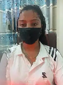 Snapshot of zareen_approach chatting on 06/27/26, 10:54 zareen approach online show from 06/27/26, 10:54