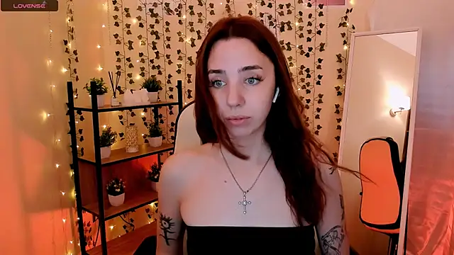 Snapshot of CharliGrace_ chatting on 07/12/26, 05:08 CharliGrace online show from 07/12/26, 05:08