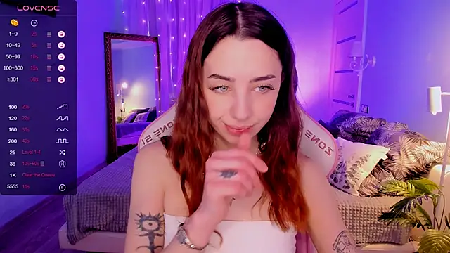 CharliGrace  online show from 04/24/26, 08:27