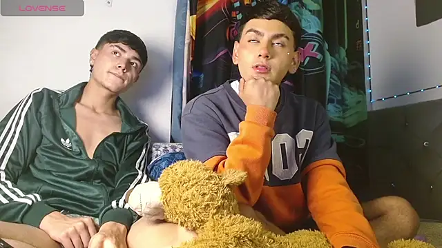 Noah  hot18 online show from 04/22/26, 03:13