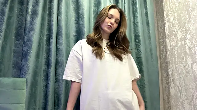 Snapshot of Chillinghotspot chatting on 04/11/26, 05:27 Chillinghotspot online show from 04/11/26, 05:27