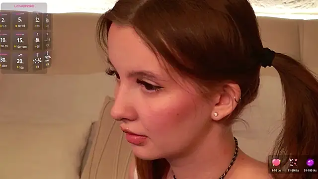 Snapshot of Molly__Quinn chatting on 04/14/26, 05:40 Molly Quinn online show from 04/14/26, 05:40