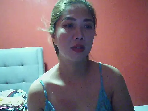 Snapshot of Cutie-Smile chatting on 05/12/26, 08:37 Cutie-Smile online show from 05/12/26, 08:37