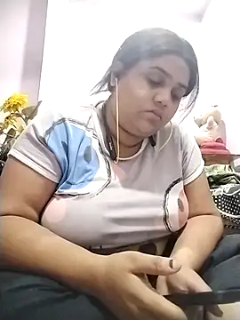 hotsilk21 online show from 05/04/26, 07:06