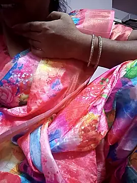 Snapshot of Tamilaunty35 chatting on 05/01/26, 04:23 Tamilaunty35 online show from 05/01/26, 04:23