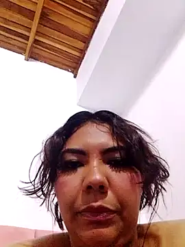 Izel  online show from 04/16/26, 04:02