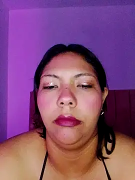 Izel  online show from 04/24/26, 04:03
