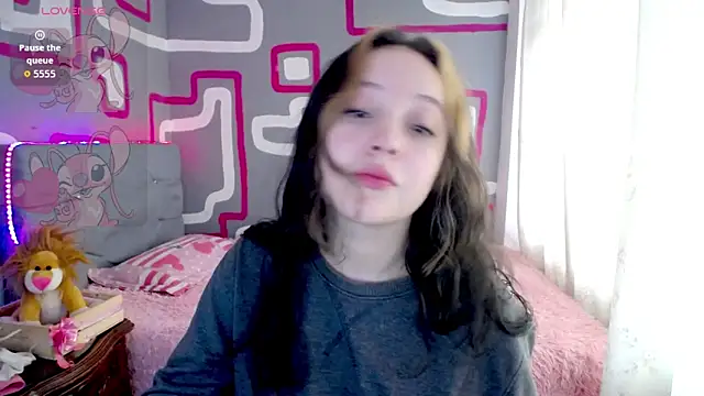 vero doll12 online show from 04/13/26, 01:26