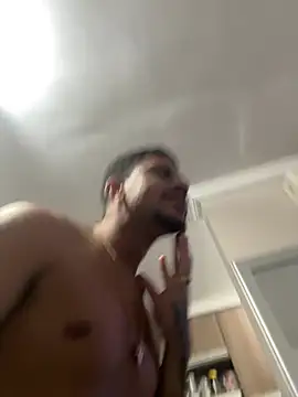 Hotberryofc online show from 04/12/26, 12:03