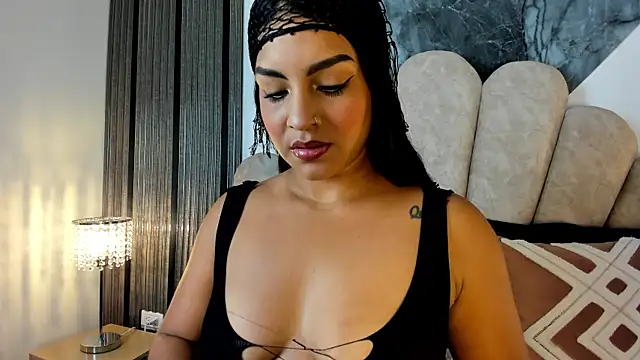 LongHair Queen online show from 05/07/26, 12:08