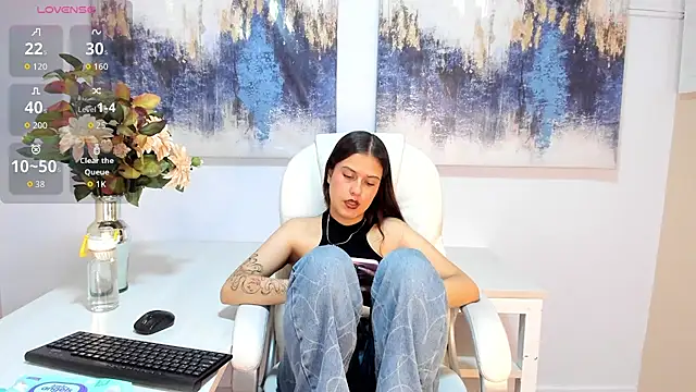 madydoll  online show from 06/16/26, 09:04