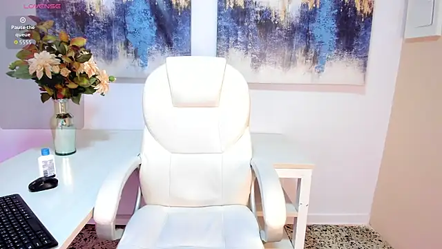 madydoll  online show from 06/19/26, 08:58