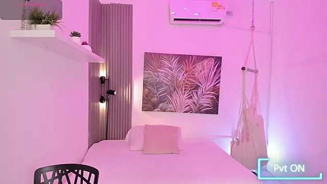 ivania lua online show from 04/14/26, 01:49