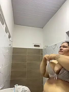 Snapshot of marianacooper120730 chatting on 04/15/26, 07:18 marianacooper120730 online show from 04/15/26, 07:18