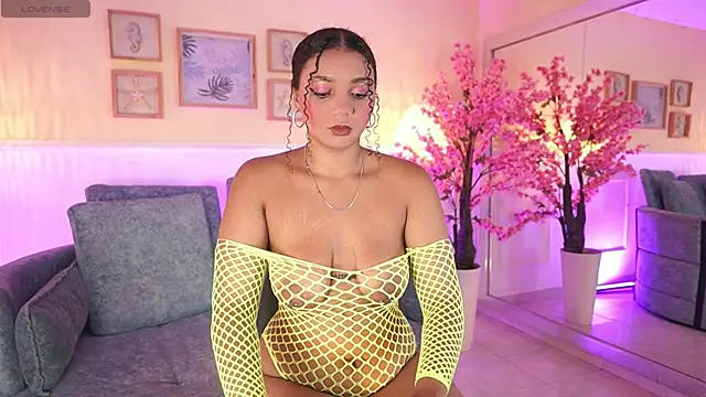 Snapshot of BrianaLane chatting on 06/30/26, 01:55 BrianaLane online show from 06/30/26, 01:55