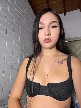 LauKisses online show from 04/11/26, 01:13