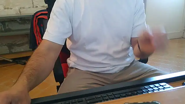 Snapshot of brunosso85ita chatting on 04/21/26, 07:15 brunosso85ita online show from 04/21/26, 07:15