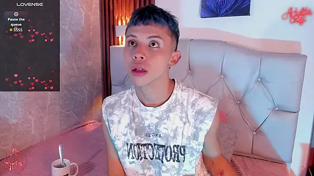 Apolo Prince1 online show from 04/15/26, 07:58