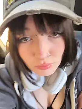 virusDoll online show from 06/03/26, 10:49