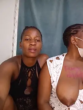 Snapshot of DimpleQueen_01 chatting on 05/16/26, 01:10 DimpleQueen 01 online show from 05/16/26, 01:10