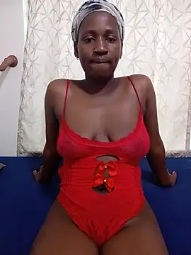 Snapshot of DimpleQueen_01 chatting on 05/20/26, 02:47 DimpleQueen 01 online show from 05/20/26, 02:47