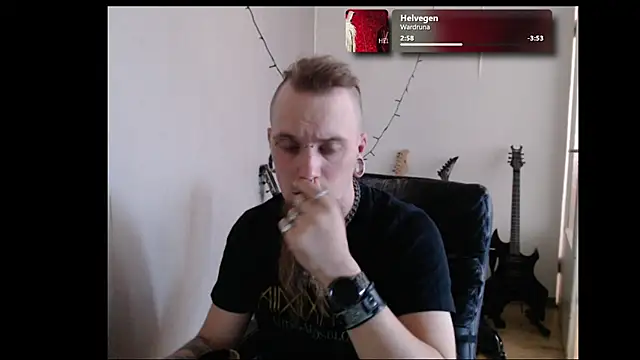 Snapshot of THatRandomMetalHead chatting on 06/12/26, 03:32 THatRandomMetalHead online show from 06/12/26, 03:32