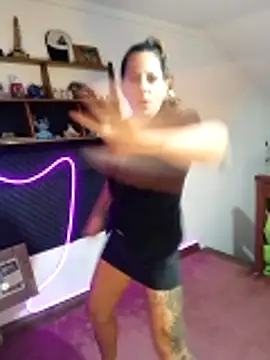 LauKiss online show from 04/16/26, 07:14