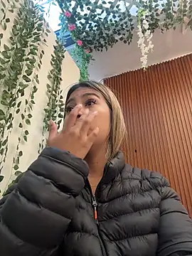 Kimmiebellarie online show from 06/12/26, 12:36