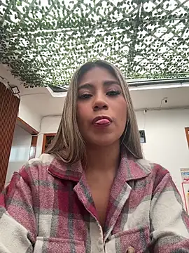 Kimmiebellarie online show from 05/18/26, 01:05