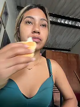 Kimmiebellarie online show from 06/14/26, 04:52