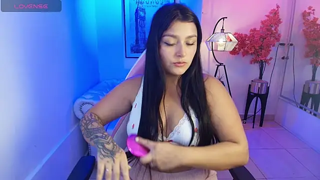 Snapshot of Selene_blake chatting on 04/14/26, 12:43 Selene blake online show from 04/14/26, 12:43