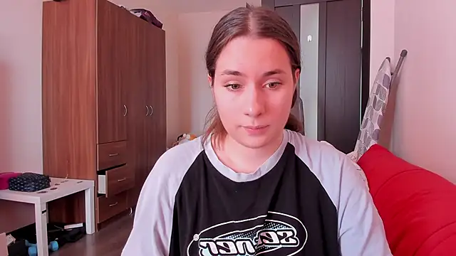 MioMoonlight online show from 04/12/26, 10:51