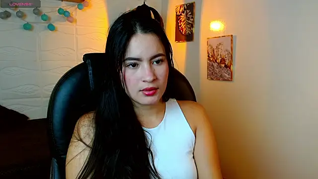 Snapshot of rosaleia_ chatting on 06/06/26, 03:56 rosaleia online show from 06/06/26, 03:56