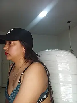 Snapshot of wet_naughty_girl chatting on 04/14/26, 06:57 wet naughty girl online show from 04/14/26, 06:57