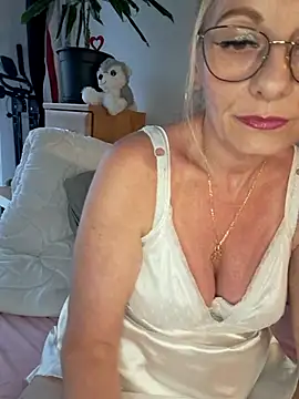 Blond lady czech online show from 07/01/26, 05:46
